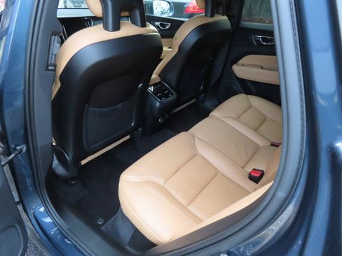 Used 2018 Volvo XC60 T5 Inscription AWD/4WD image 12