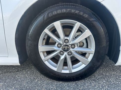 Used 2025 Toyota Camry LE image 29