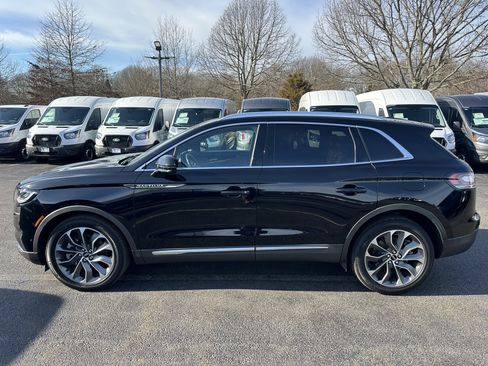 Used 2023 Lincoln Nautilus Reserve w/ Equipment Group 201A image 5