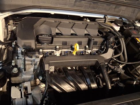 New 2025 Hyundai Venue SE image 19