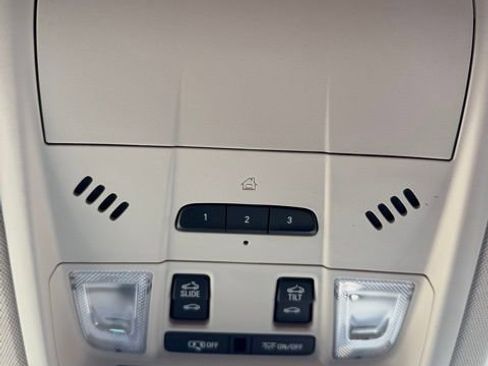 Used 2022 GMC Acadia Denali w/ Denali Ultimate Package image 60