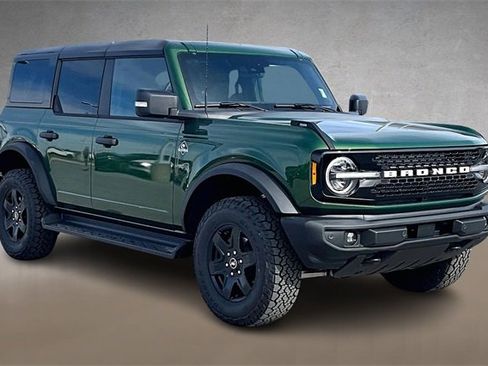 New 2025 Ford Bronco Outer Banks image 2