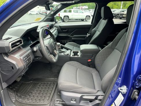 Certified 2024 Toyota Tacoma SR5 AWD/4WD image 9