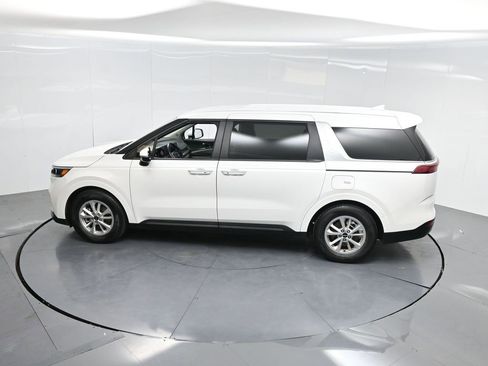 Used 2024 Kia Carnival LX image 55