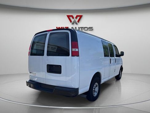 Used 2015 Chevrolet Express 2500 RWD image 4