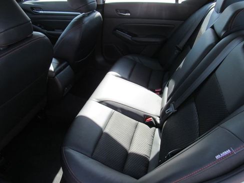 Used 2024 Nissan Altima 2.5 SR FWD image 14