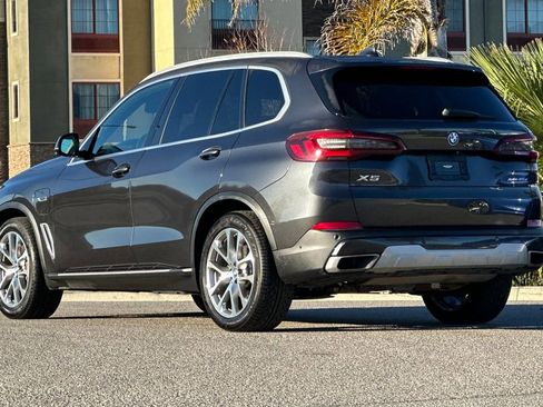 Used 2022 BMW X5 xDrive45e w/ Parking Assistance Package image 5
