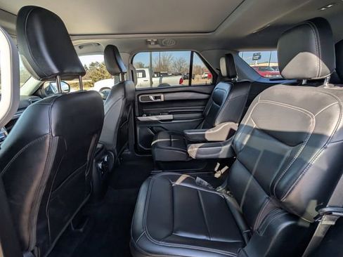 Used 2023 Ford Explorer XLT w/ Equipment Group 202A AWD/4WD image 30