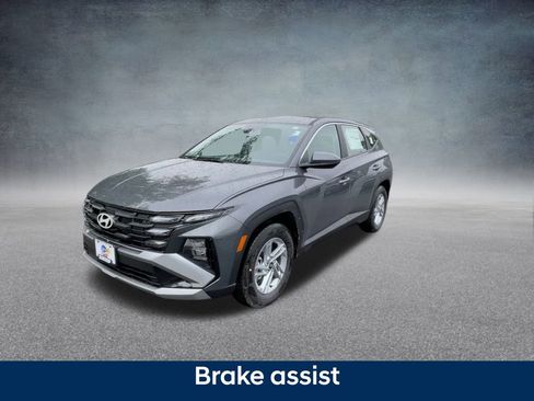 Certified 2025 Hyundai Tucson SE image 9