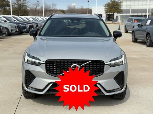 Used 2025 Volvo XC60 B5 Plus w/ Climate Package image 2