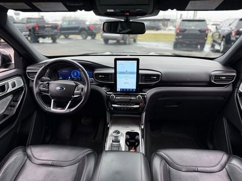 Used 2022 Ford Explorer ST w/ Equipment Group 401A image 2