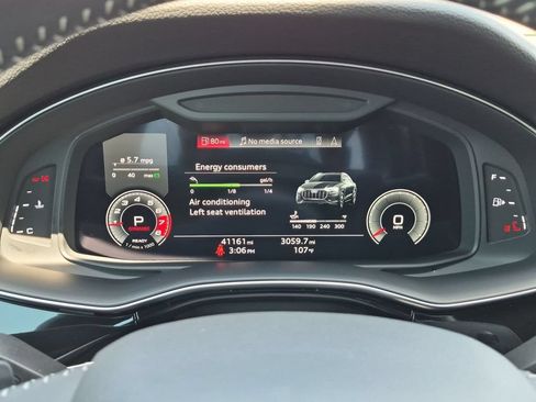 Used 2021 Audi Q8 Premium Plus w/ Premium Plus Package AWD/4WD image 17