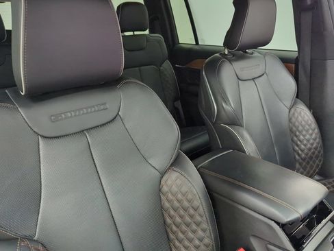 Used 2025 Jeep Grand Cherokee L Summit AWD/4WD image 43