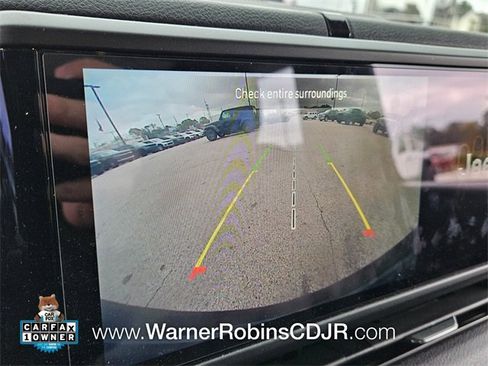 Used 2025 Jeep Wrangler Sport image 19