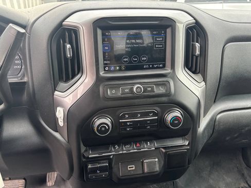 Used 2019 Chevrolet Silverado 1500 Custom Trail Boss w/ Custom Convenience Package AWD/4WD image 10