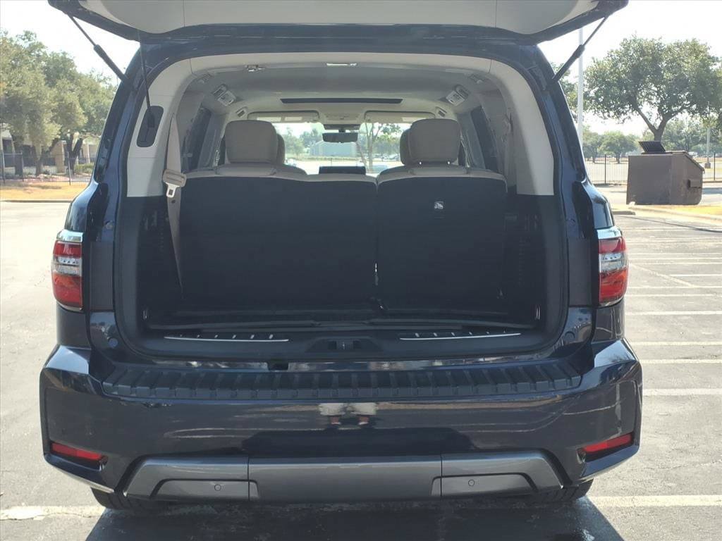 Used 2024 Nissan Armada Platinum w/ Captain's Chairs Package RWD image 17