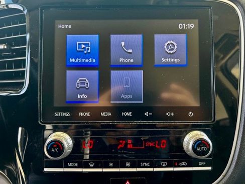 Used 2020 Mitsubishi Outlander SEL image 14