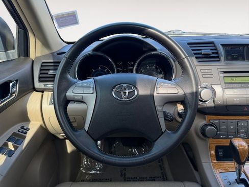 Used 2010 Toyota Highlander Limited w/ Extra Value Pkg 3 AWD/4WD image 13