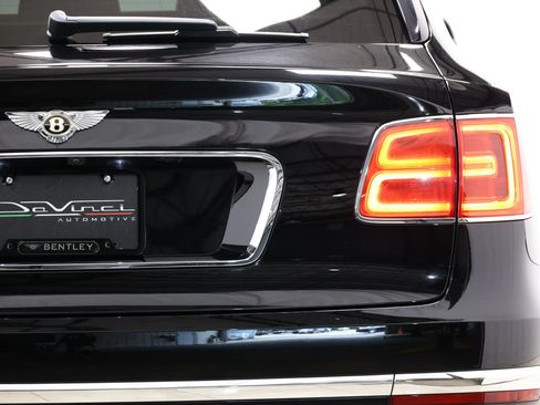 Used 2019 Bentley Bentayga AWD/4WD image 76