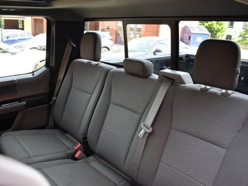 Used 2018 Ford F150 XLT w/ Equipment Group 302A Luxury AWD/4WD image 15