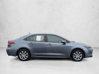 Used 2022 Toyota Corolla LE video 4