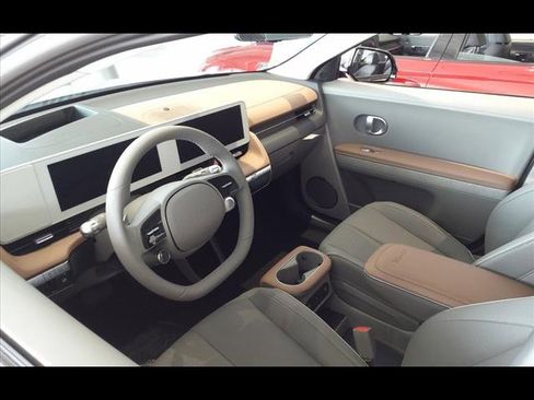 Used 2024 Hyundai Ioniq 5 Limited image 8