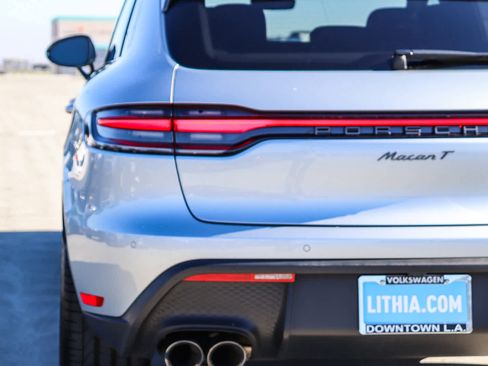 Used 2023 Porsche Macan Turbo image 9