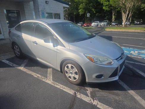 Used 2013 Ford Focus S FWD image 4