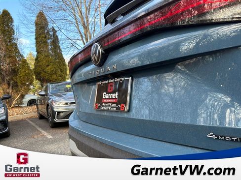 New 2025 Volkswagen Tiguan SE image 19
