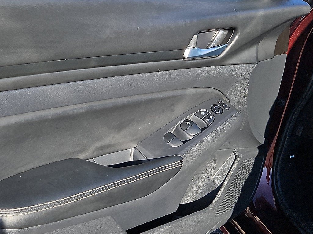 Used 2025 Nissan Altima 2.5 SV FWD image 19