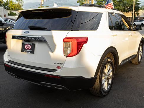 Used 2023 Ford Explorer XLT w/ Equipment Group 202A AWD/4WD image 18