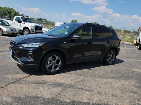 Certified 2025 Ford Escape ST-Line AWD/4WD image 4