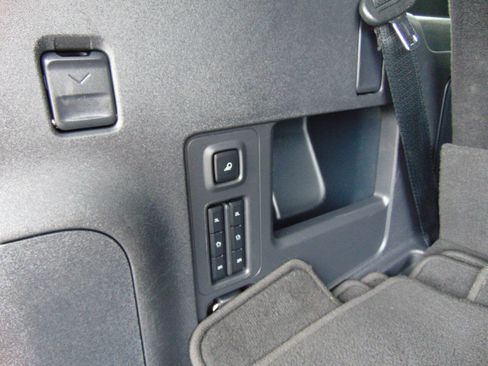 Used 2025 Ford Expedition Platinum w/ Driver's Package AWD/4WD image 55