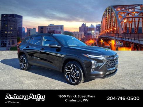 Used 2025 Chevrolet Trax RS w/ Sunroof Package image 1