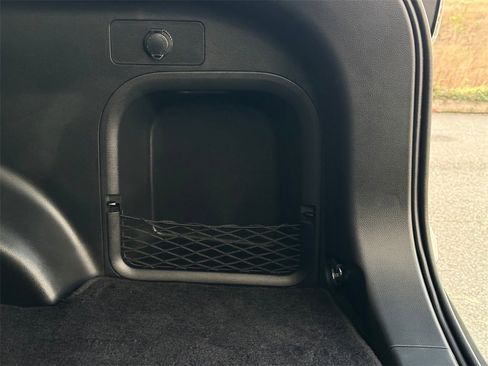 Used 2024 Toyota RAV4 Limited image 31