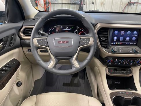 Used 2023 GMC Acadia Denali w/ Denali Ultimate Package AWD/4WD image 19