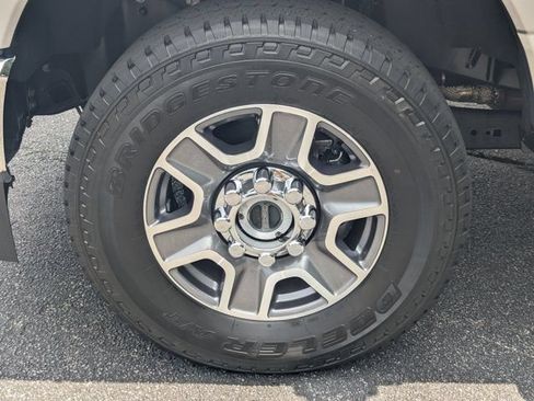 Used 2024 Ford F250 Lariat AWD/4WD image 11