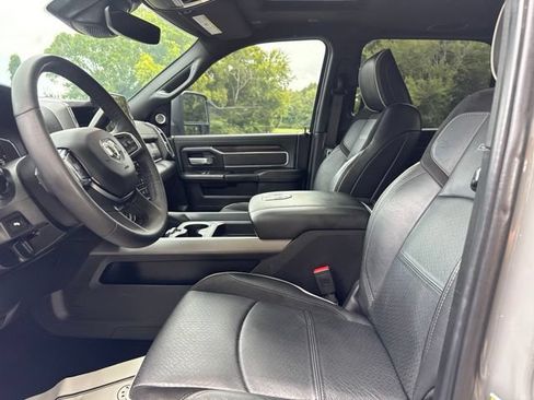 Used 2025 RAM 2500 Laramie AWD/4WD image 15