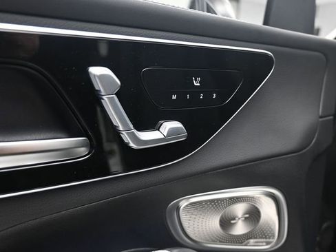 Used 2026 Mercedes-Benz GLC 300 image 23