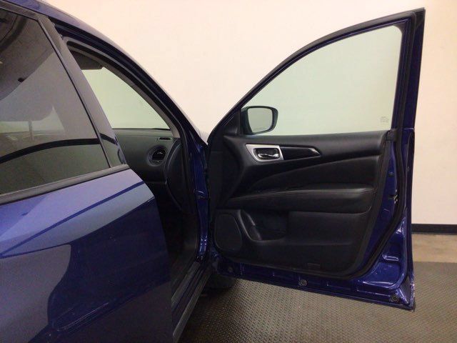 Used 2020 Nissan Pathfinder S AWD/4WD image 7