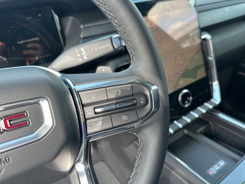 New 2025 GMC Acadia Elevation image 36