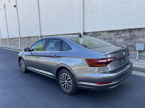 Used 2019 Volkswagen Jetta SE w/ Cold Weather Package image 6