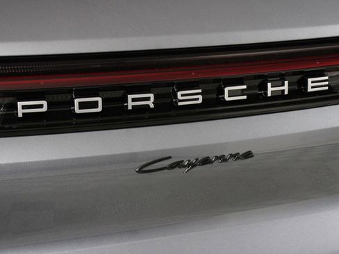 New 2026 Porsche Cayenne image 22