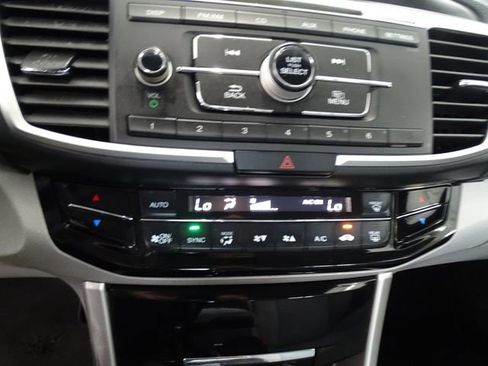 Used 2017 Honda Accord LX image 10