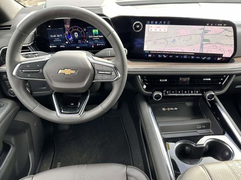 New 2026 Chevrolet Suburban High Country image 8