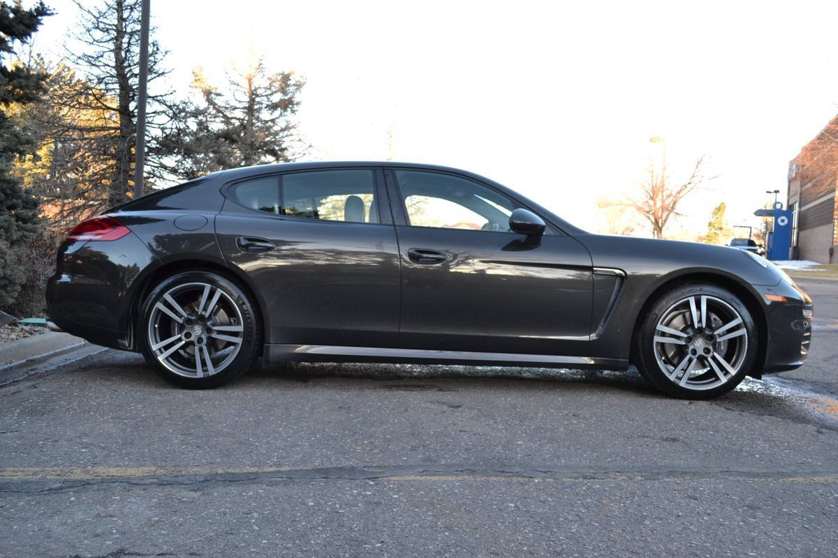 Used 2014 Porsche Panamera 4 w/ Premium Package AWD/4WD image 12