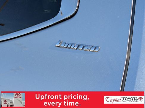 Used 2024 Toyota Tundra Limited AWD/4WD image 8