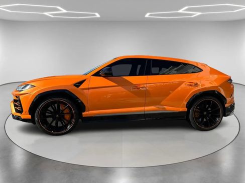 Used 2021 Lamborghini Urus image 8