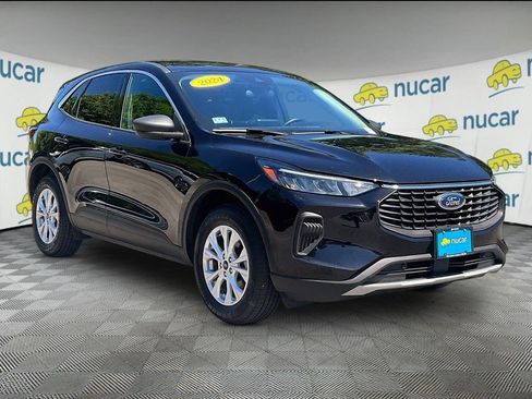 Used 2024 Ford Escape Active AWD/4WD image 1