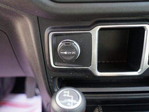 Used 2024 Jeep Gladiator Sport image 17